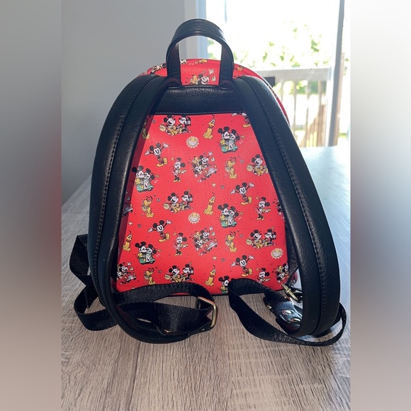 Loungefly Mickey and friends - Picture 2 of 6